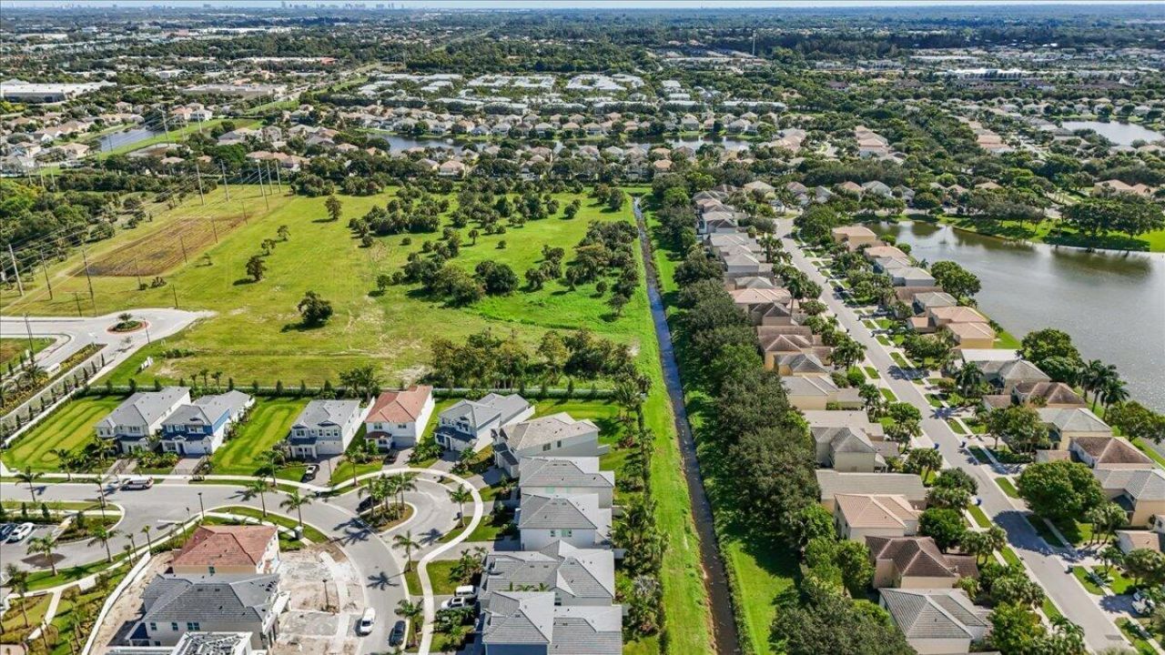 146 Parkside Way, Royal Palm Beach, FL 33414 Photo