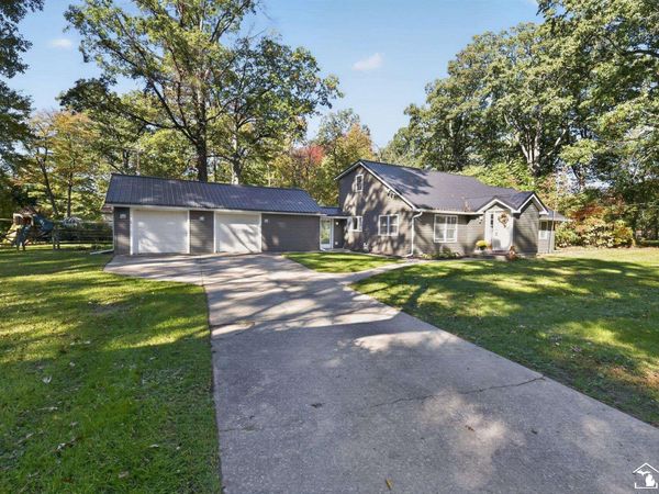8161 Webster Drive, Lambertville, MI 48144