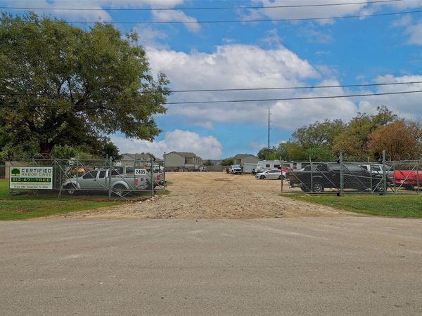 2405 Gardenia DR, Austin, TX 78727