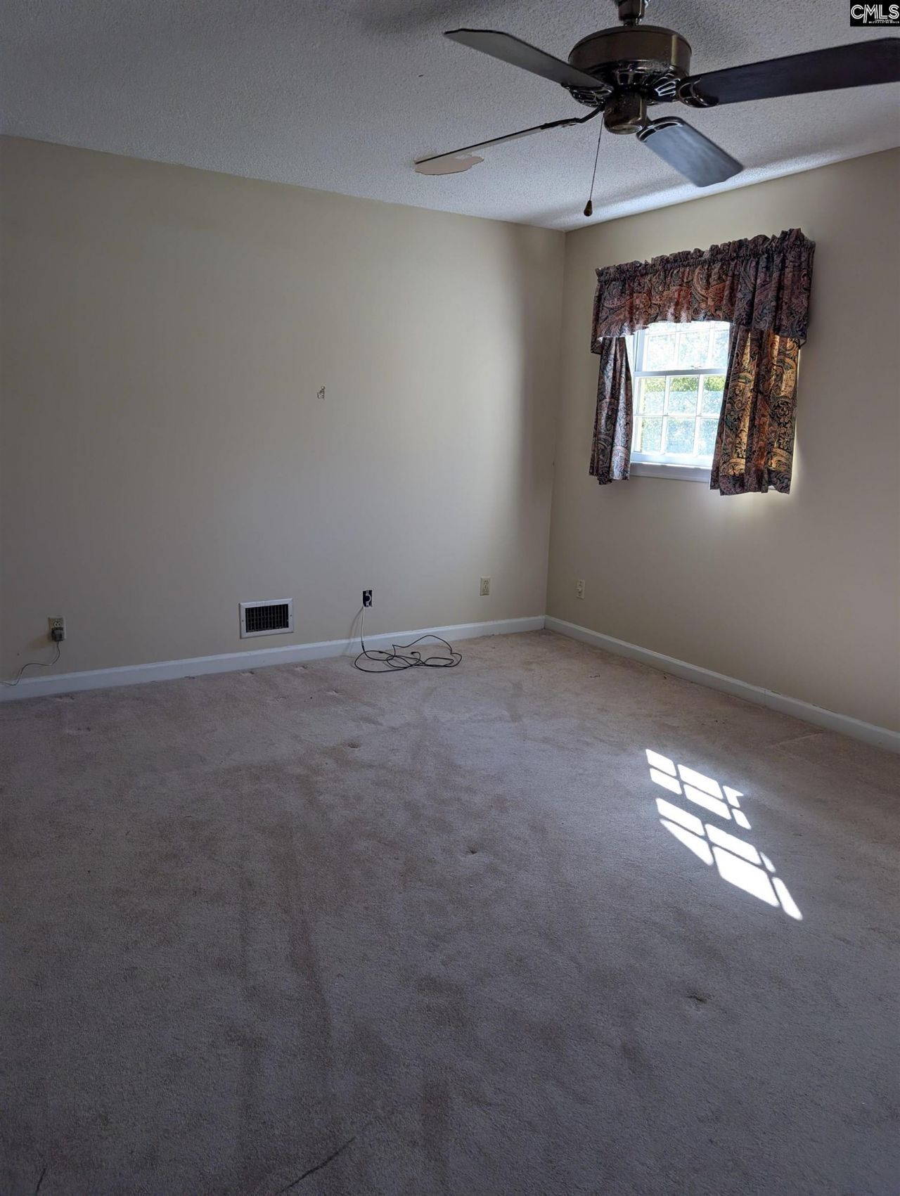 112 Hickory Lane Photo 14