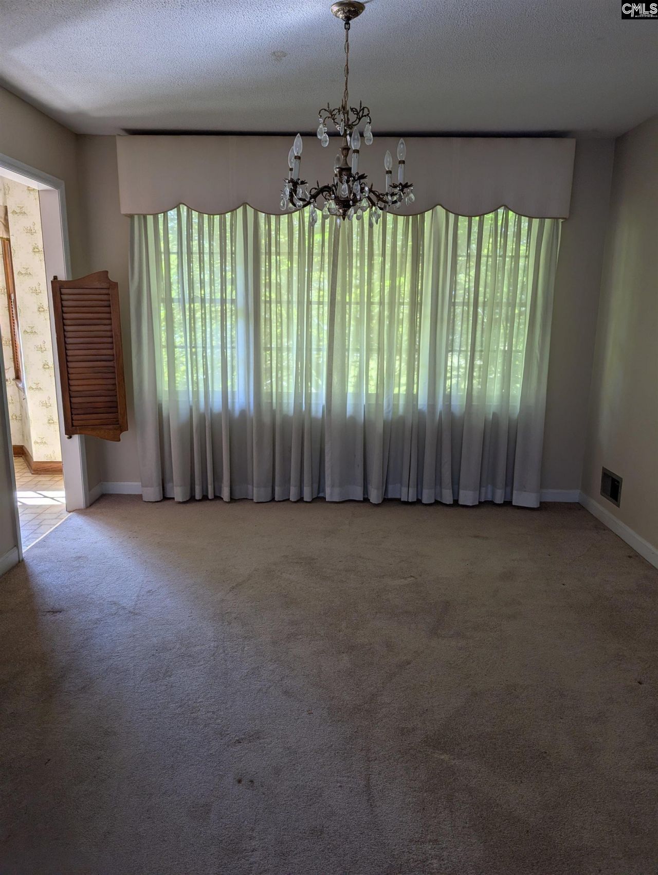 112 Hickory Lane Photo 4