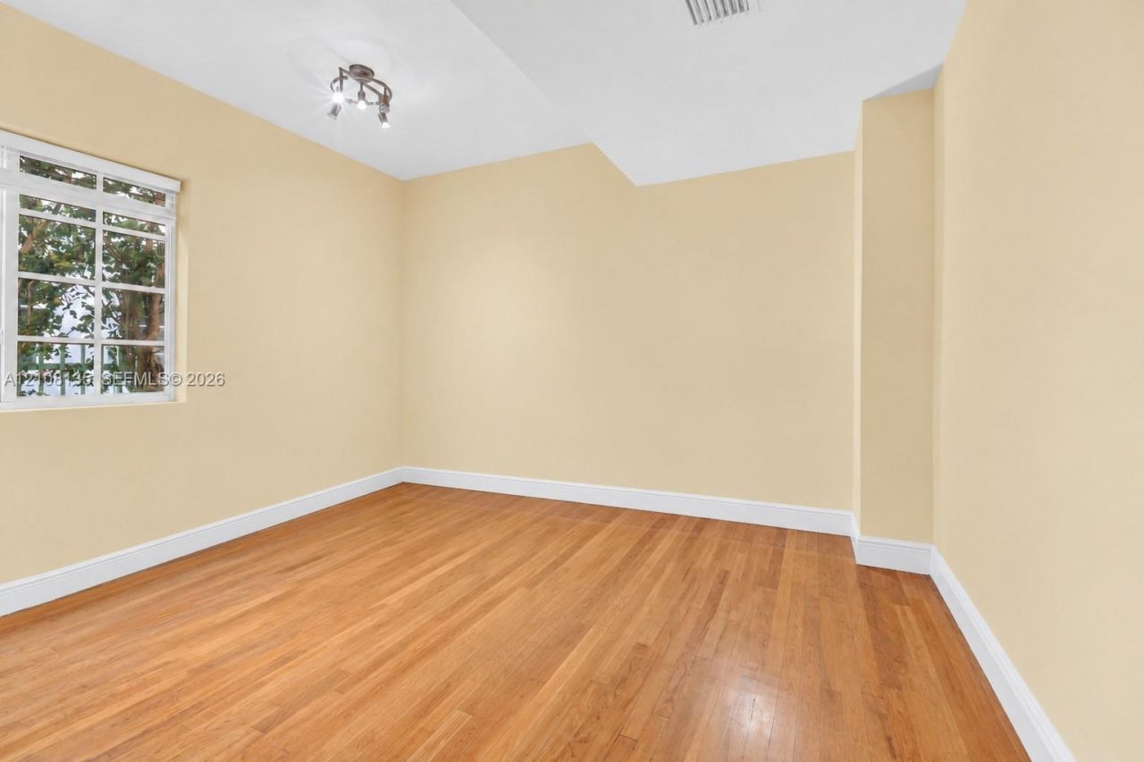 1219 Meridian Ave, Unit 2, Miami Beach, FL 33139 Photo