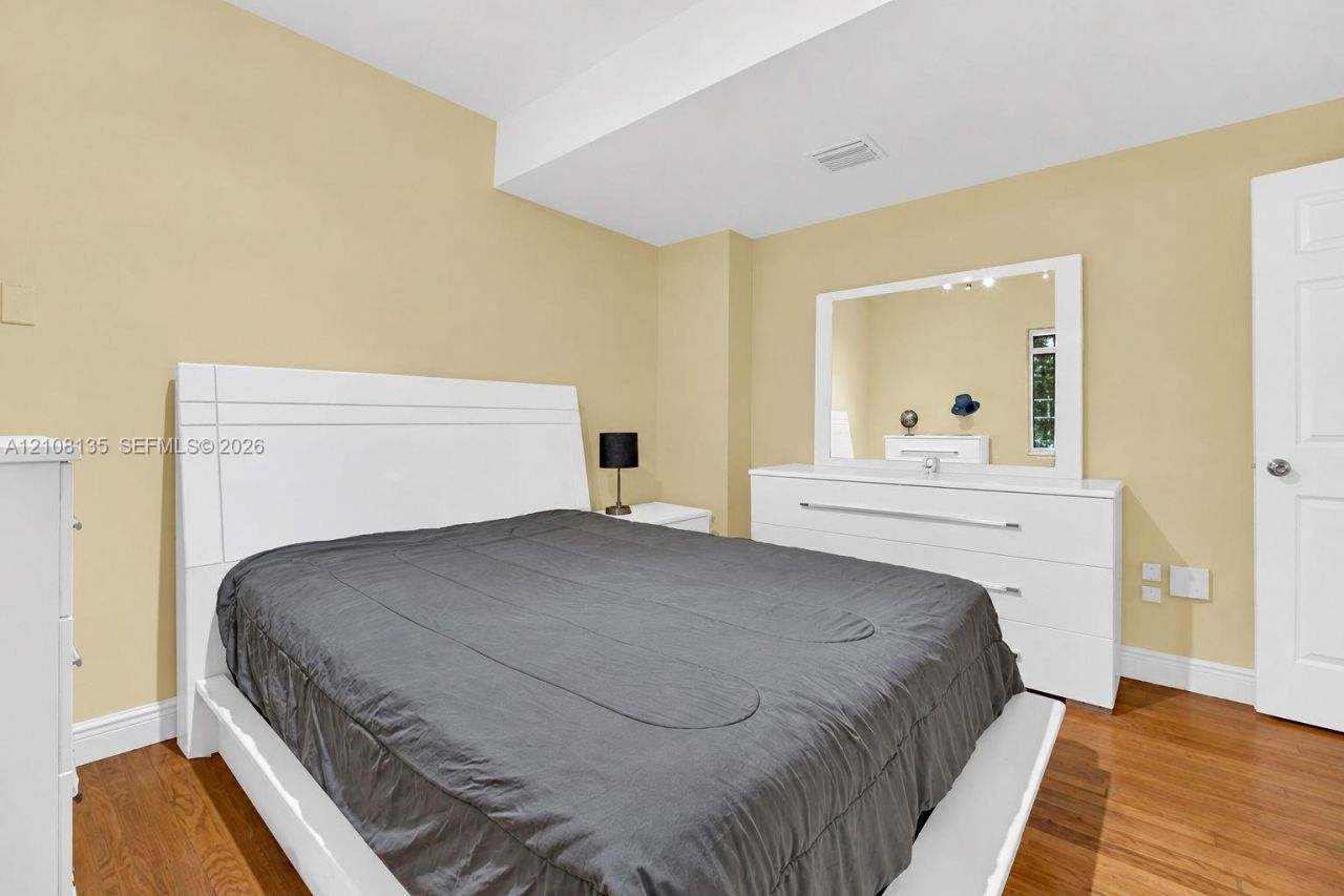 1219 Meridian Ave, Unit 2, Miami Beach, FL 33139 Photo