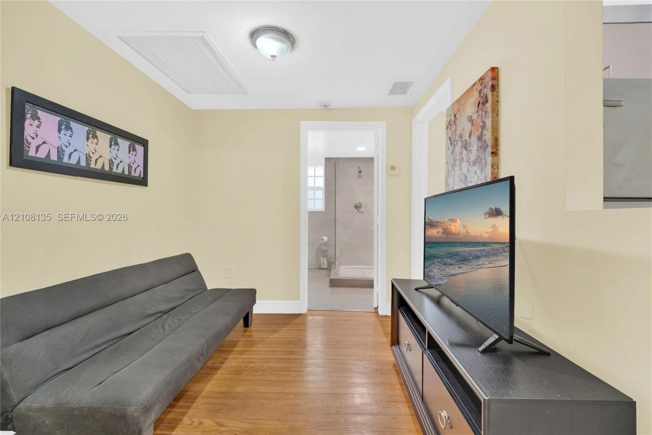 1219 Meridian Ave, Unit 2, Miami Beach, FL 33139 Photo