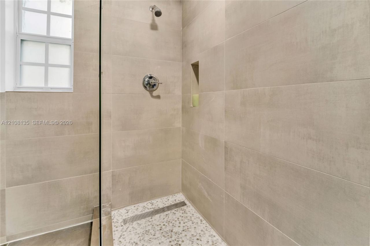 1219 Meridian Ave, Unit 2, Miami Beach, FL 33139 Photo