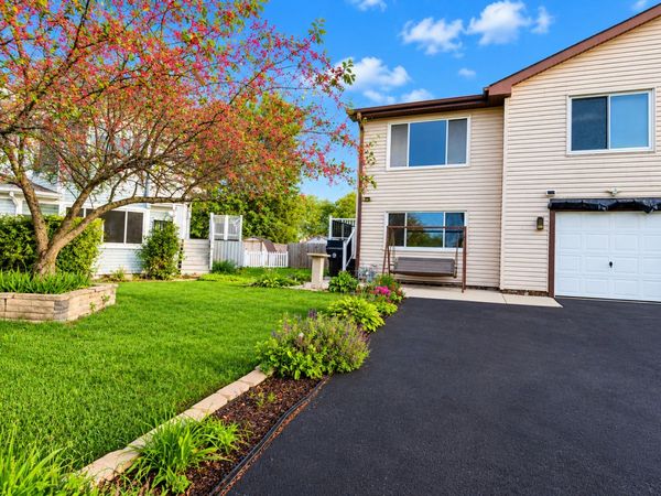 1550 Merrimac Lane , Hanover Park, IL 60133