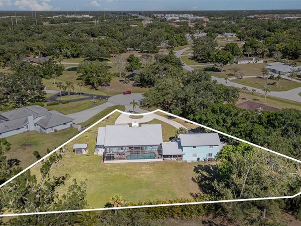 1305 GREENFIELD CIRCLE , VENICE, FL 34292