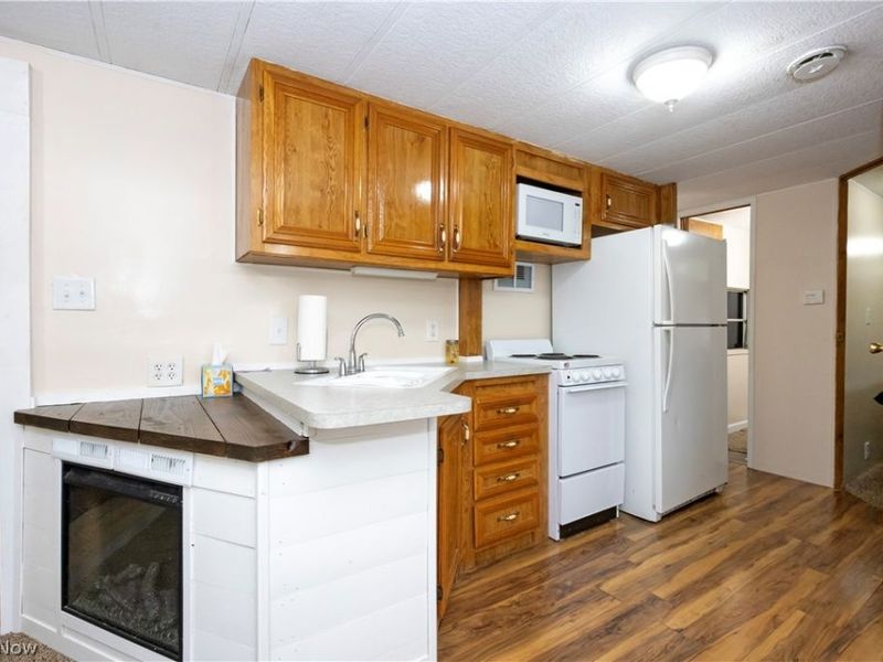 16310 County Road 23, Unit 203, Loudonville, OH 44842 Photo 7