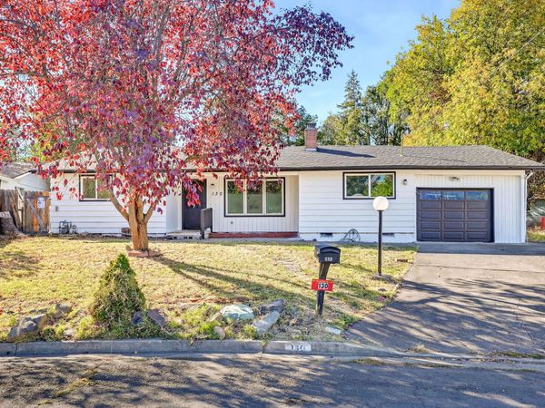 130 Sharon Drive, Phoenix, OR 97535