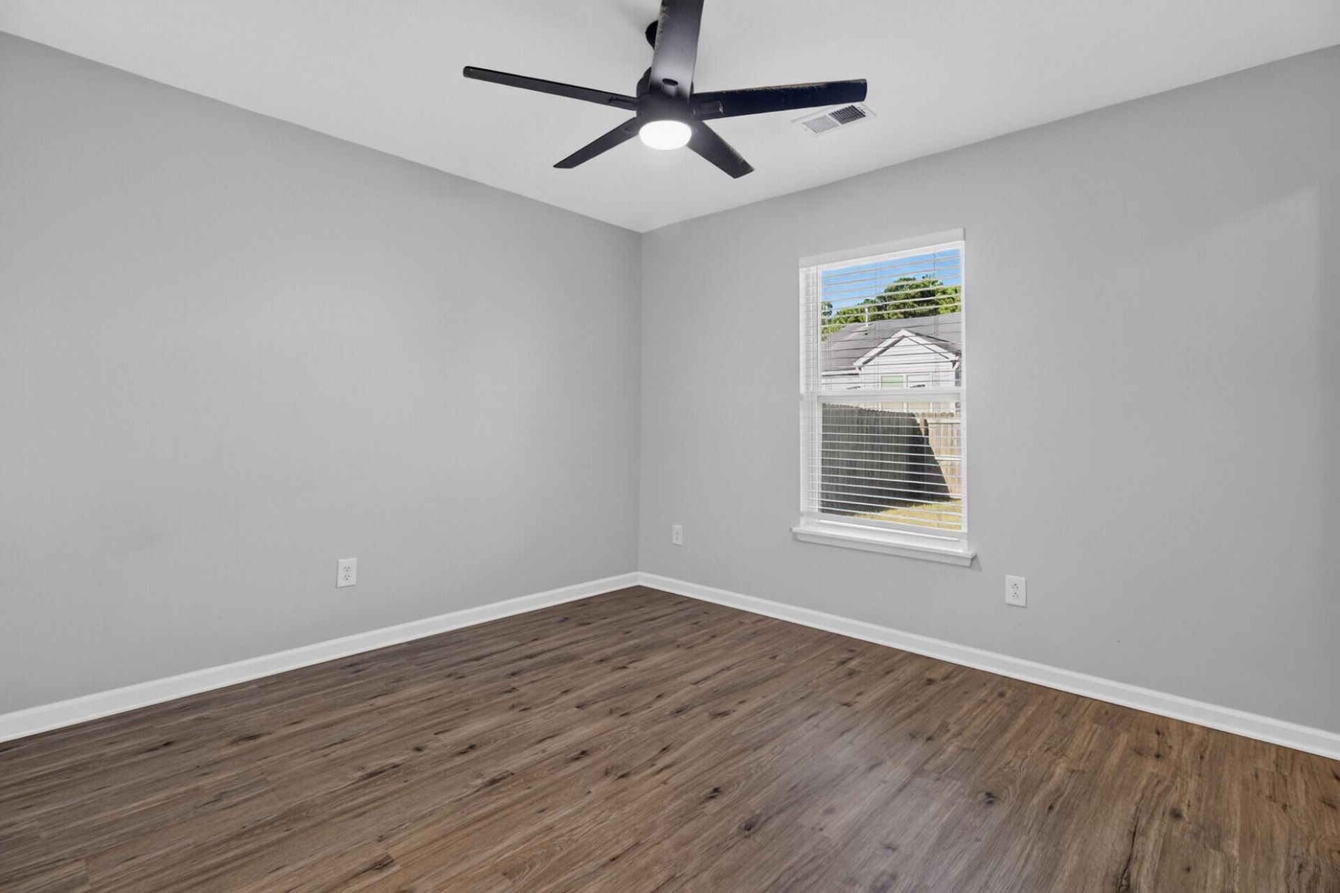 148 Tyger Street Photo 21