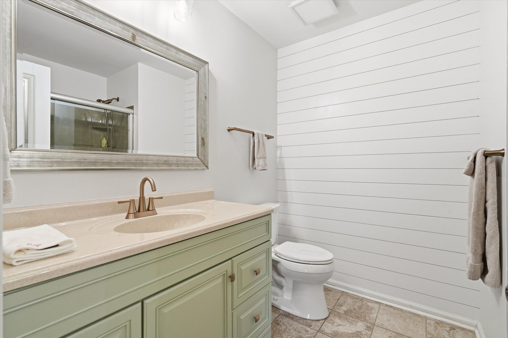 2412 Racquet Club Drive Photo 20