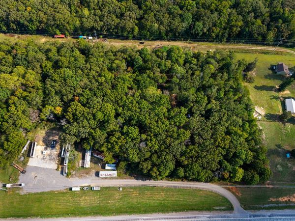 9222 U.S. 411, Delano, TN 37325