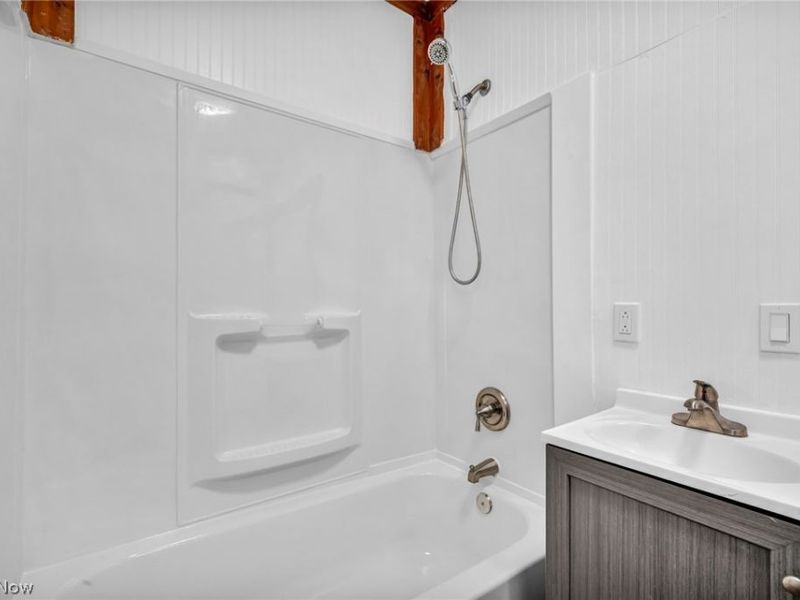 16321 Arcade Avenue, Unit 3, Cleveland, OH 44110 Photo 33