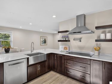 136 Bellevue Boulevard S, Bellevue, NE 68005