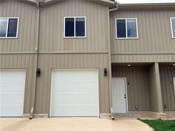 1902 Azlin Place , Unit B, Siloam Springs, AR 72761