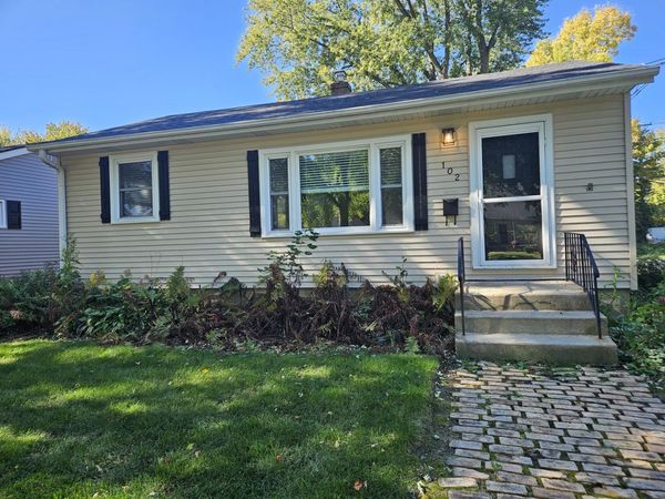 102 Kansas Street , Geneva, IL 60134