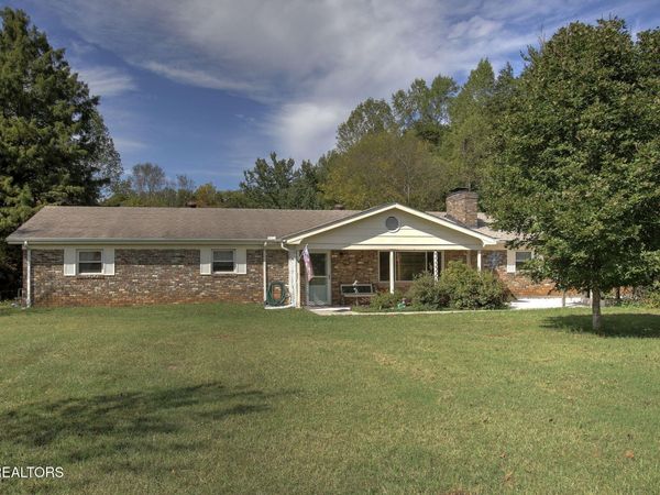 1412 Hillvale Rd, Louisville, TN 37777