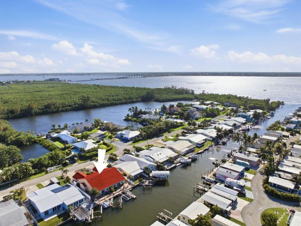 60 AQUA RA Drive, Jensen Beach, FL 34957