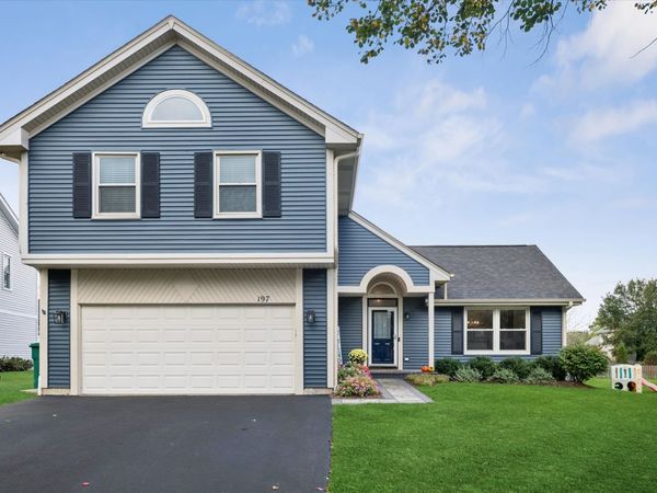 197 Sheffield Lane , Vernon Hills, IL 60061
