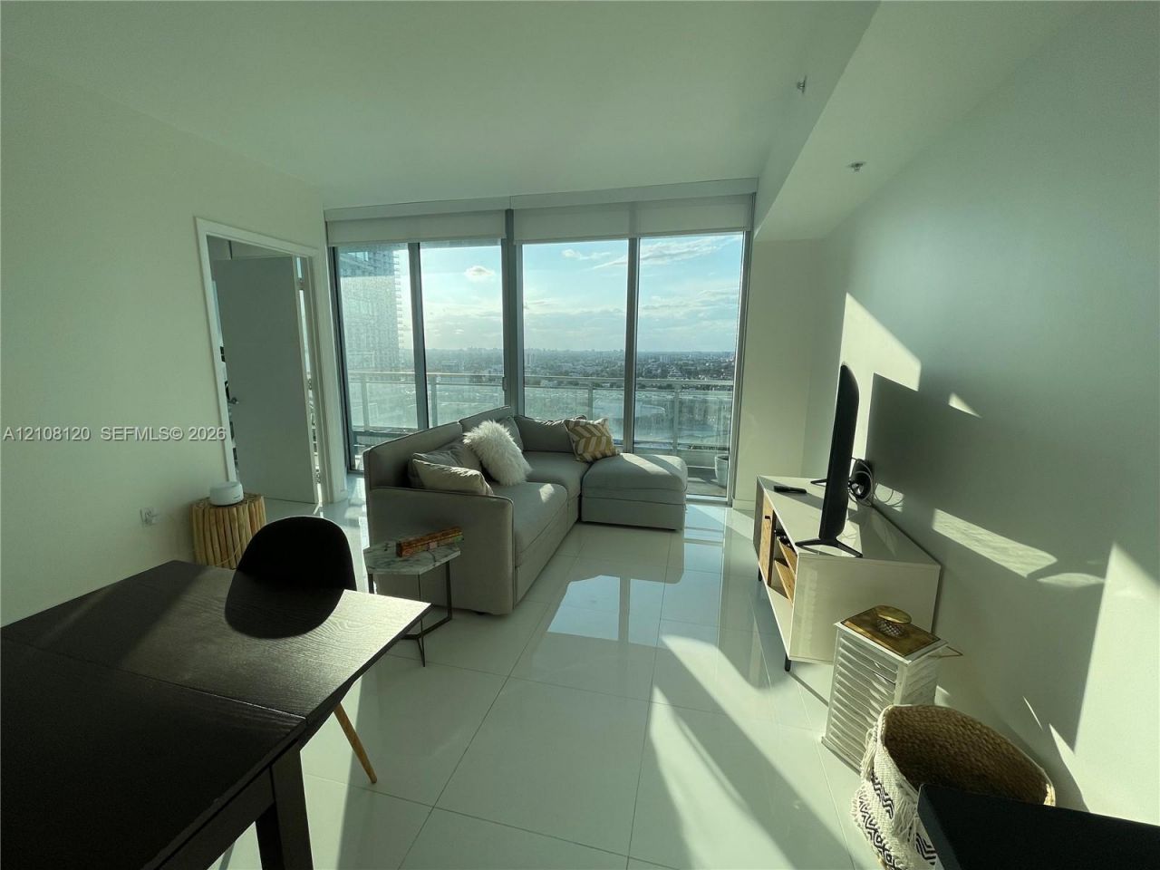 92 SW 3rd St , Unit 2307, Miami, FL 33130 Photo