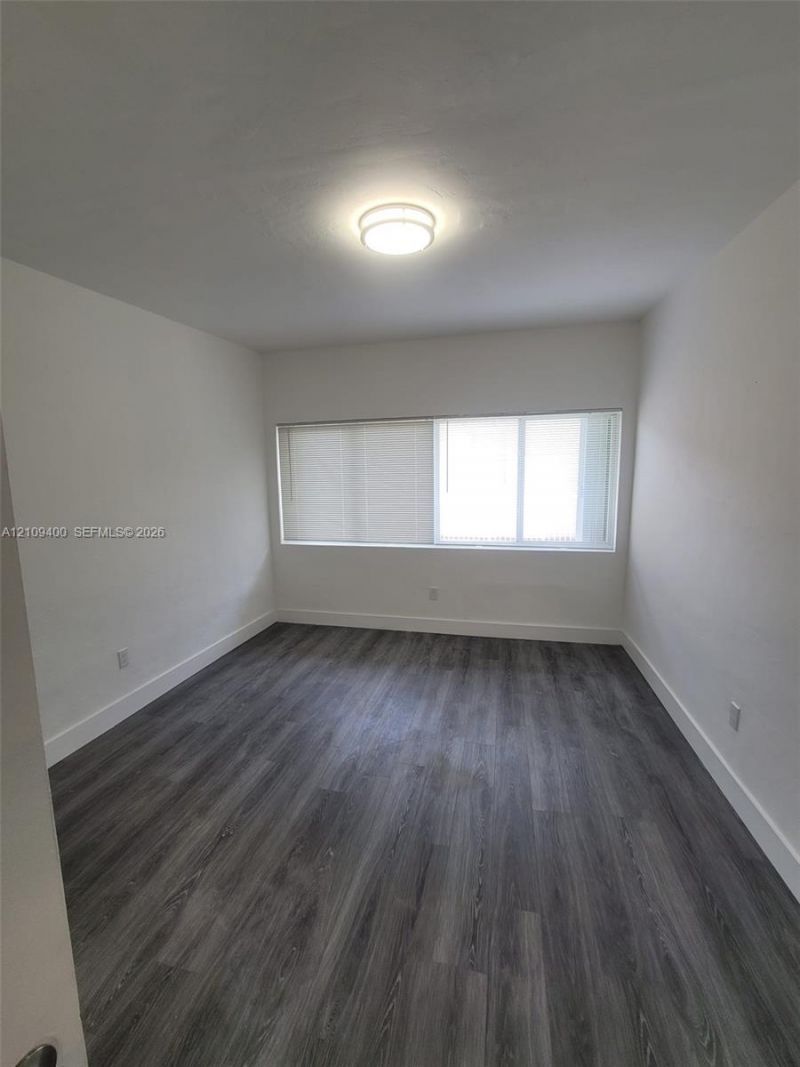 7435 Byron Ave , Unit 06, Miami Beach, FL 33141 Photo