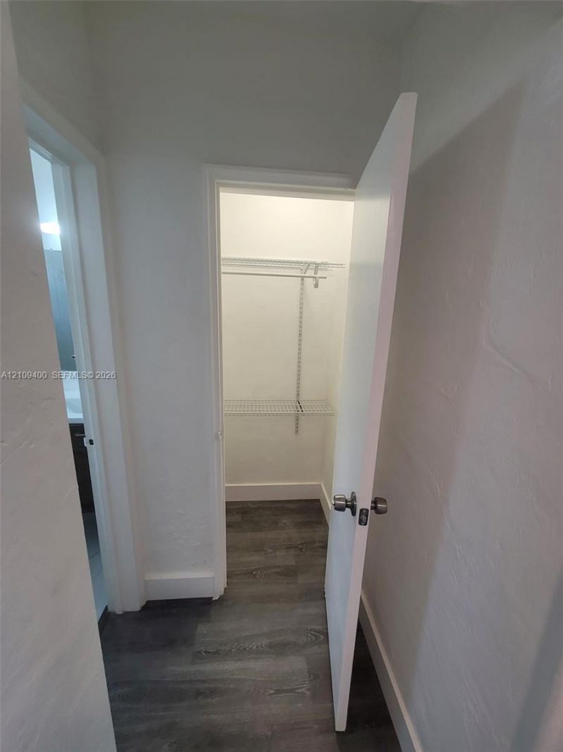 7435 Byron Ave , Unit 06, Miami Beach, FL 33141 Photo