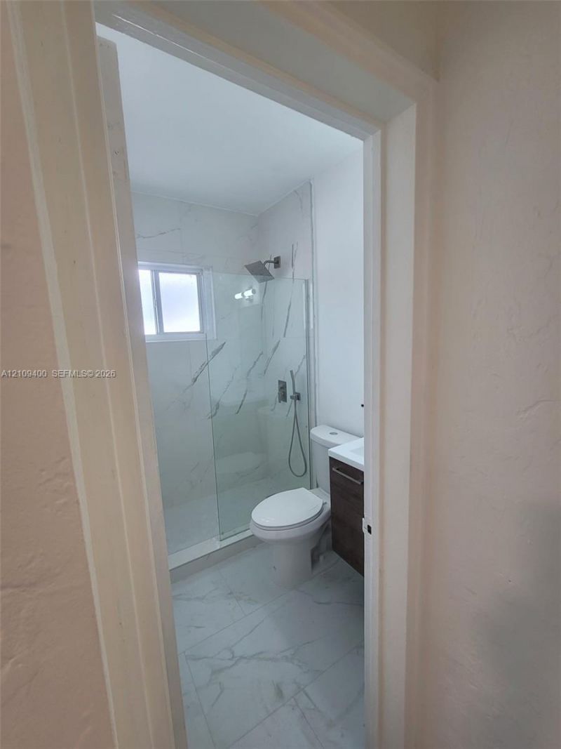 7435 Byron Ave , Unit 06, Miami Beach, FL 33141 Photo