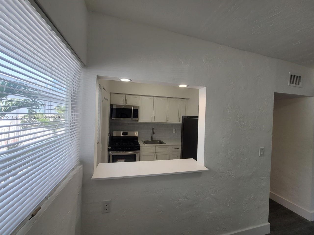 7435 Byron Ave , Unit 06, Miami Beach, FL 33141 Photo