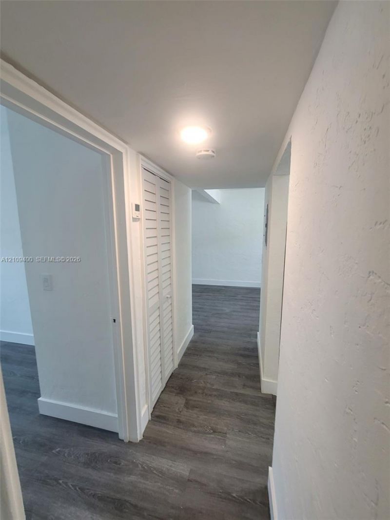 7435 Byron Ave , Unit 06, Miami Beach, FL 33141 Photo