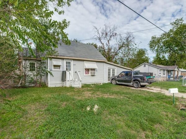 2009 Pecan Street , Commerce, TX 75428