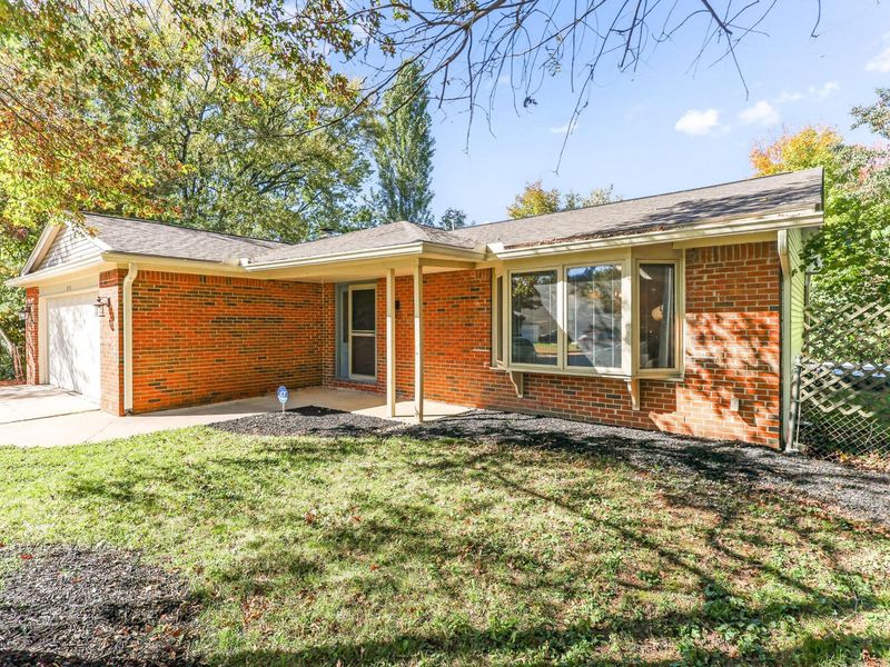 315 Warlock Court, Columbus, OH 43230 Photo 2