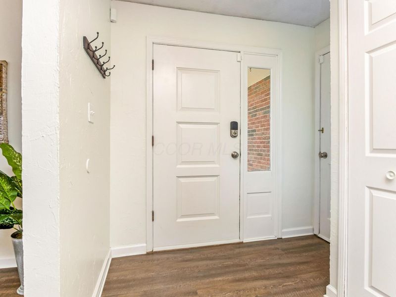 315 Warlock Court, Columbus, OH 43230 Photo 6