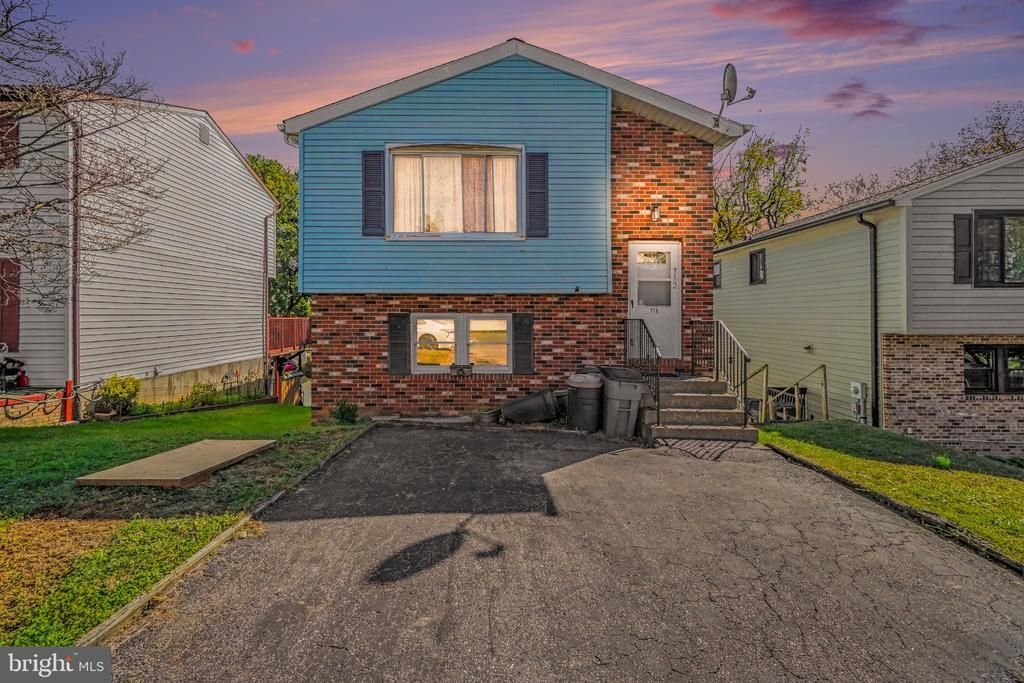 713 STERLINGWORTH TERRACE , EASTON, PA 18042