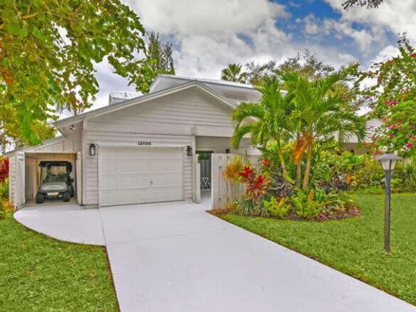 12698 SE CASCADES Court, Hobe Sound, FL 33455