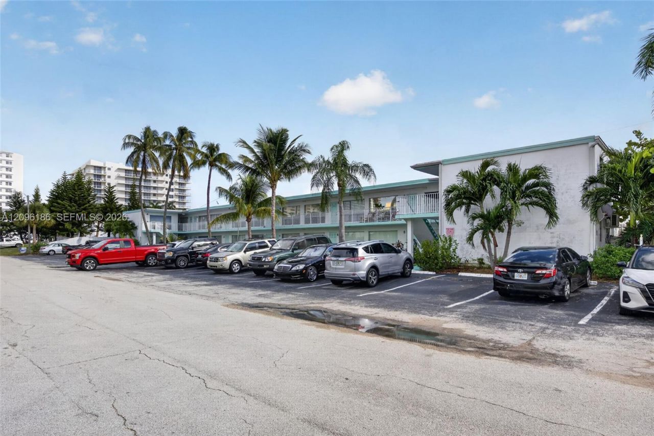 3212 NE 7th Pl, Unit 12, Pompano Beach, FL 33062 Photo