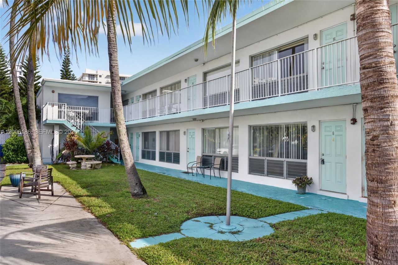 3212 NE 7th Pl, Unit 12, Pompano Beach, FL 33062 Photo