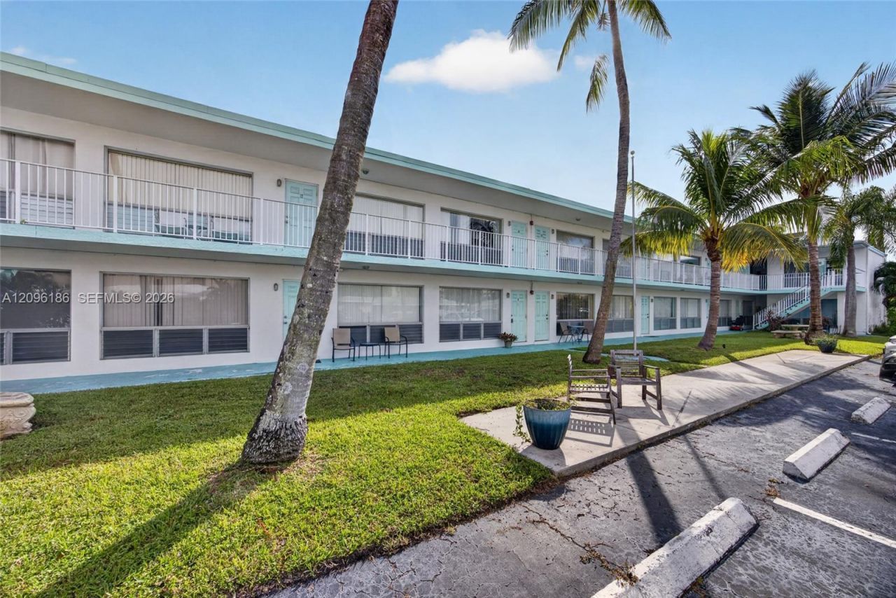 3212 NE 7th Pl, Unit 12, Pompano Beach, FL 33062 Photo