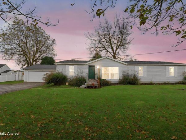 1429 Pike Street SW, Etna, OH 43062