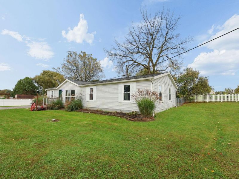 1429 Pike Street SW, Etna, OH 43062 Photo 3