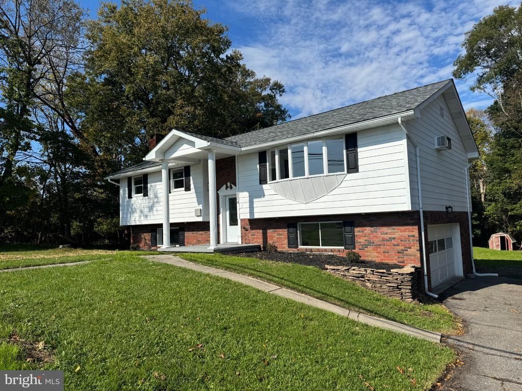 174 MOUNT BETHEL HIGHWAY, BANGOR, PA 18013