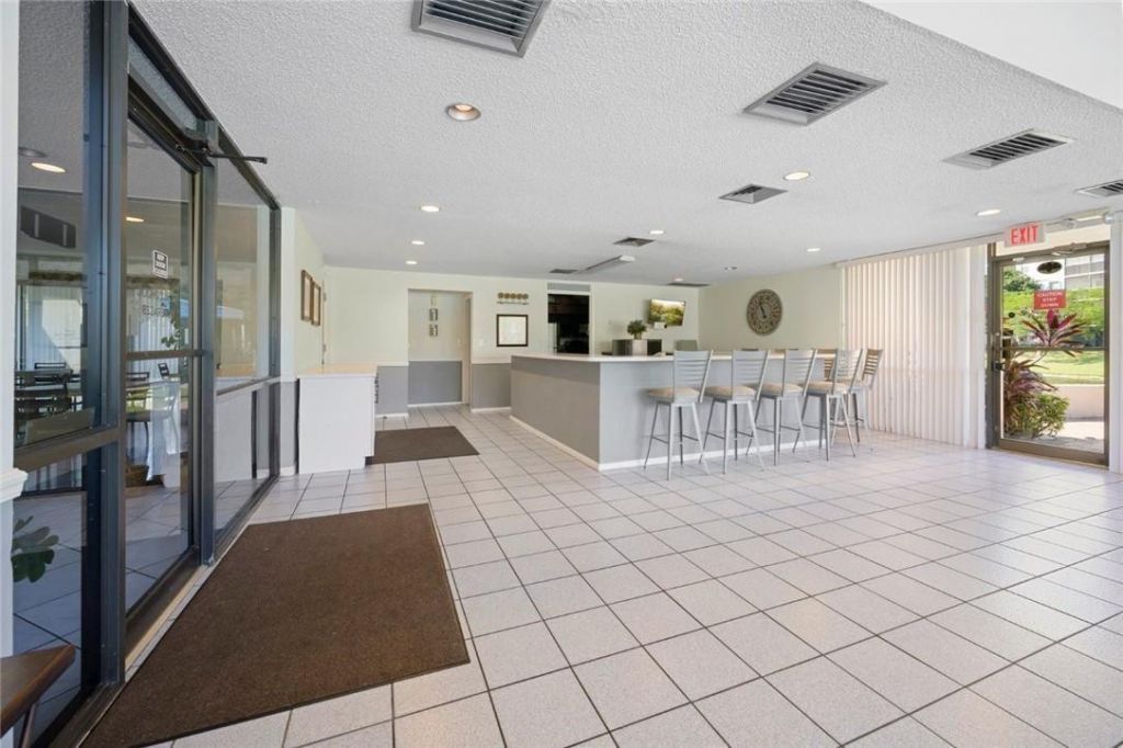2206 S Cypress Bend Drive, Unit 208, Pompano Beach, FL 33069 Photo