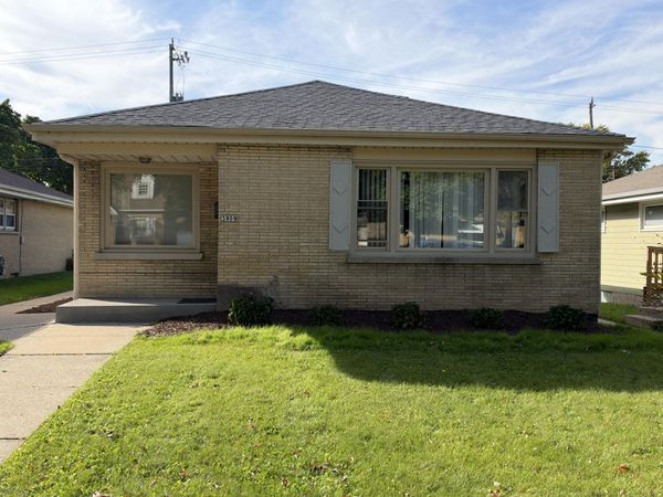 3909 N 62nd St, Milwaukee, WI 53216