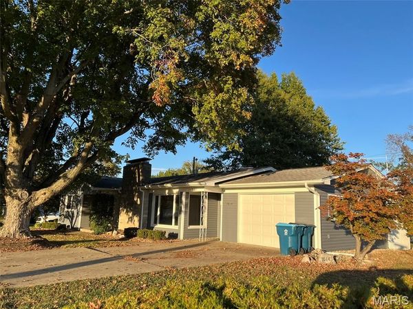 1614 Lindenwood Avenue , Edwardsville, IL 62025