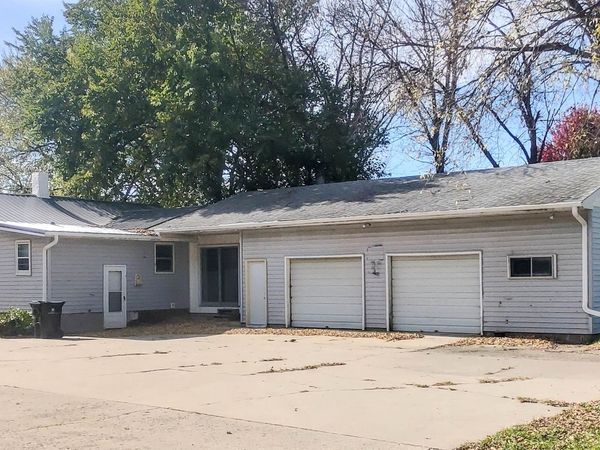 1213 5th ave N, Estherville, IA 51334