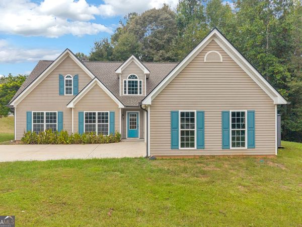 22 Maple Leaf Ct, Hoschton, GA 30548