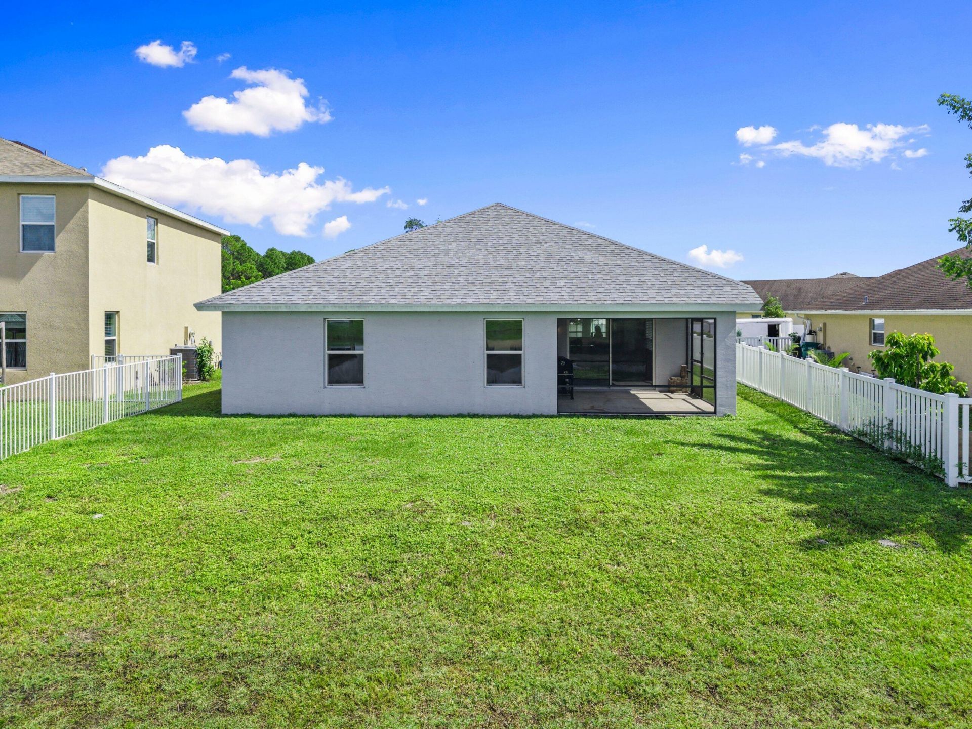425 Seafoam Circle, Fort Pierce, FL 34945 Photo
