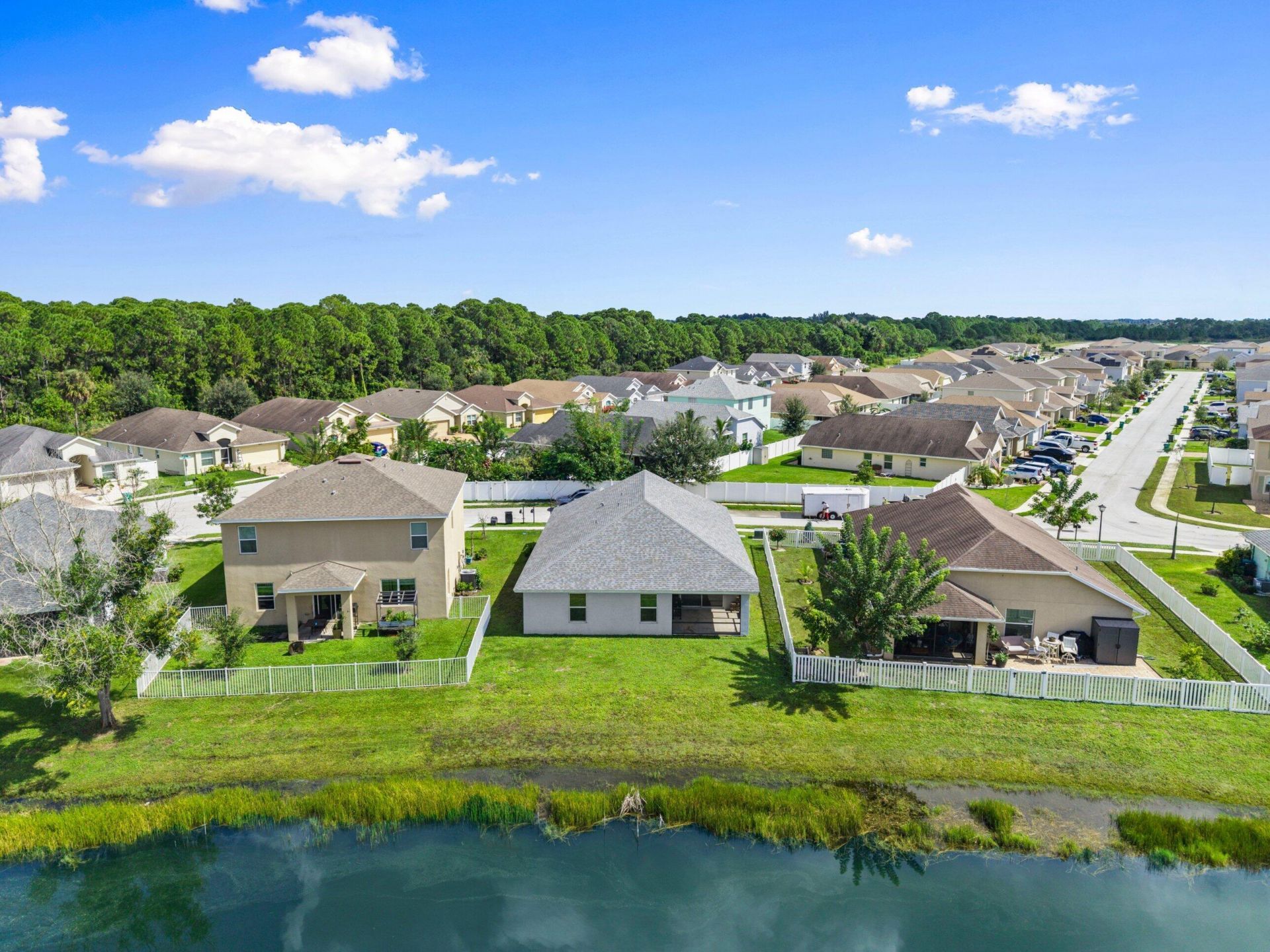 425 Seafoam Circle, Fort Pierce, FL 34945 Photo