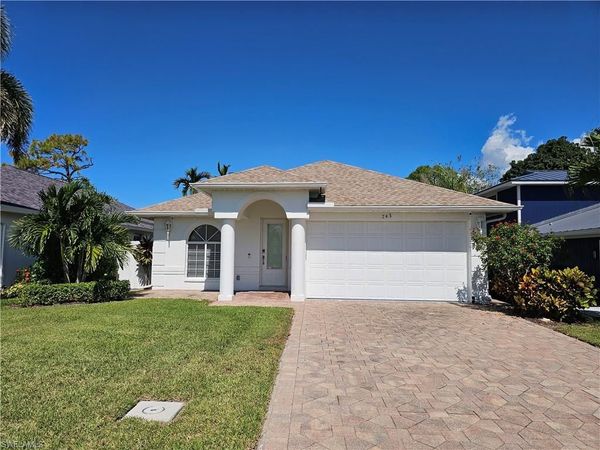 743 98th AVE N, NAPLES, FL 34108