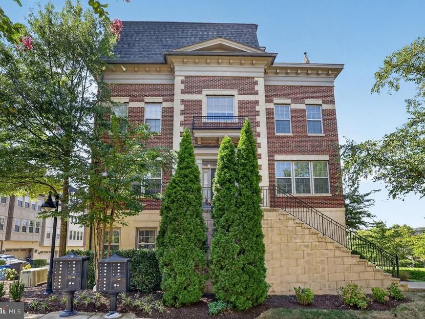 510 Overlook Park Drive, Unit 32, Oxon Hill, MD 20745 Main Photo