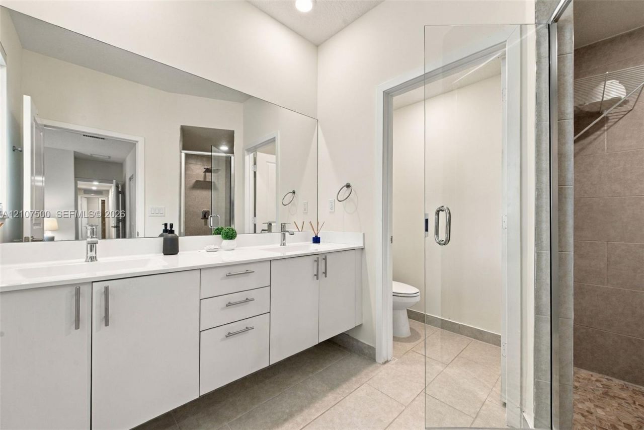 4274 NW 83rd Ave , Doral, FL 33166 Photo